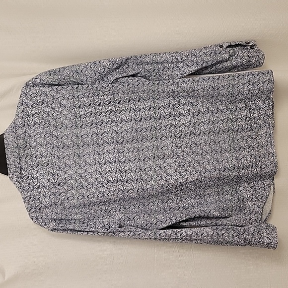 Men's XL button-down shirt size XL. - Picture 5 of 5